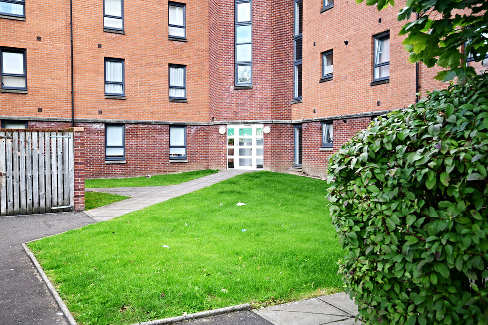 Communal rear garden, Flat 02, 1 Springfield Gardens, Glasgow