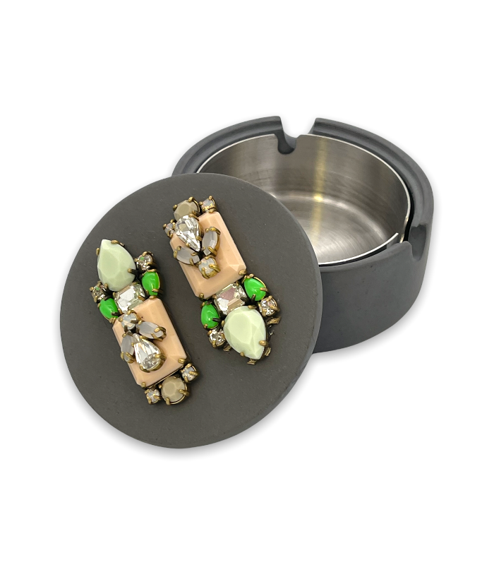 AMANDA 4" in Diameter Cement Ashtray Open