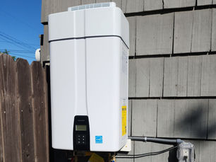 External tankless water heater unit