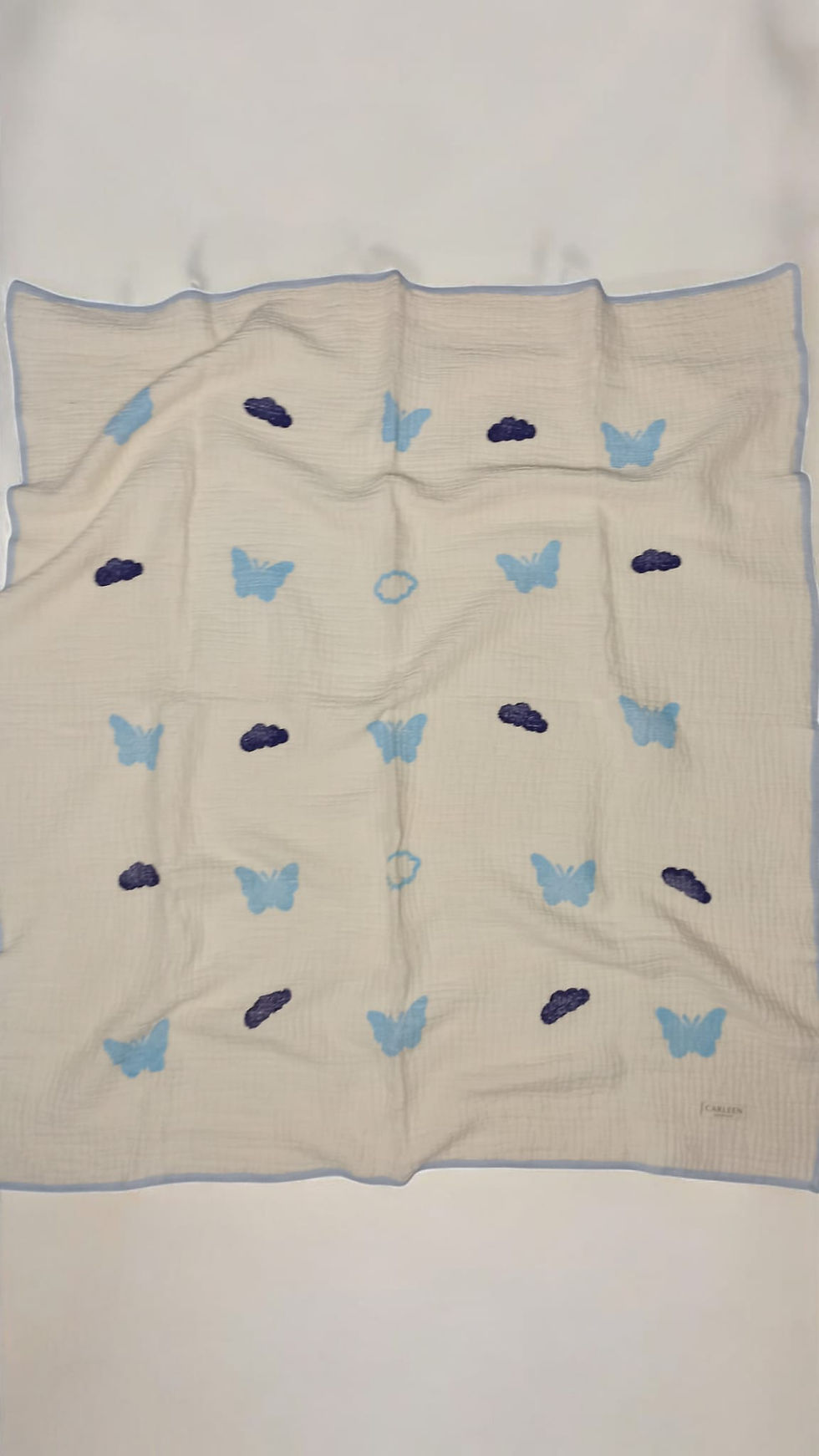 MAVİ BULUT KELEBEK DESEN KÖK BOYA EL BASKISI 4 KATLI MÜSLİN TEK BATTANİYE