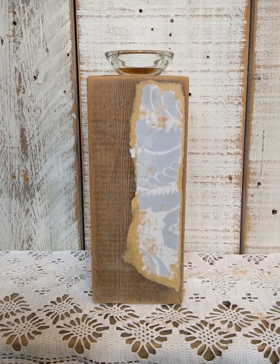 Thumbnail: Floral Decoupage Candle Holder