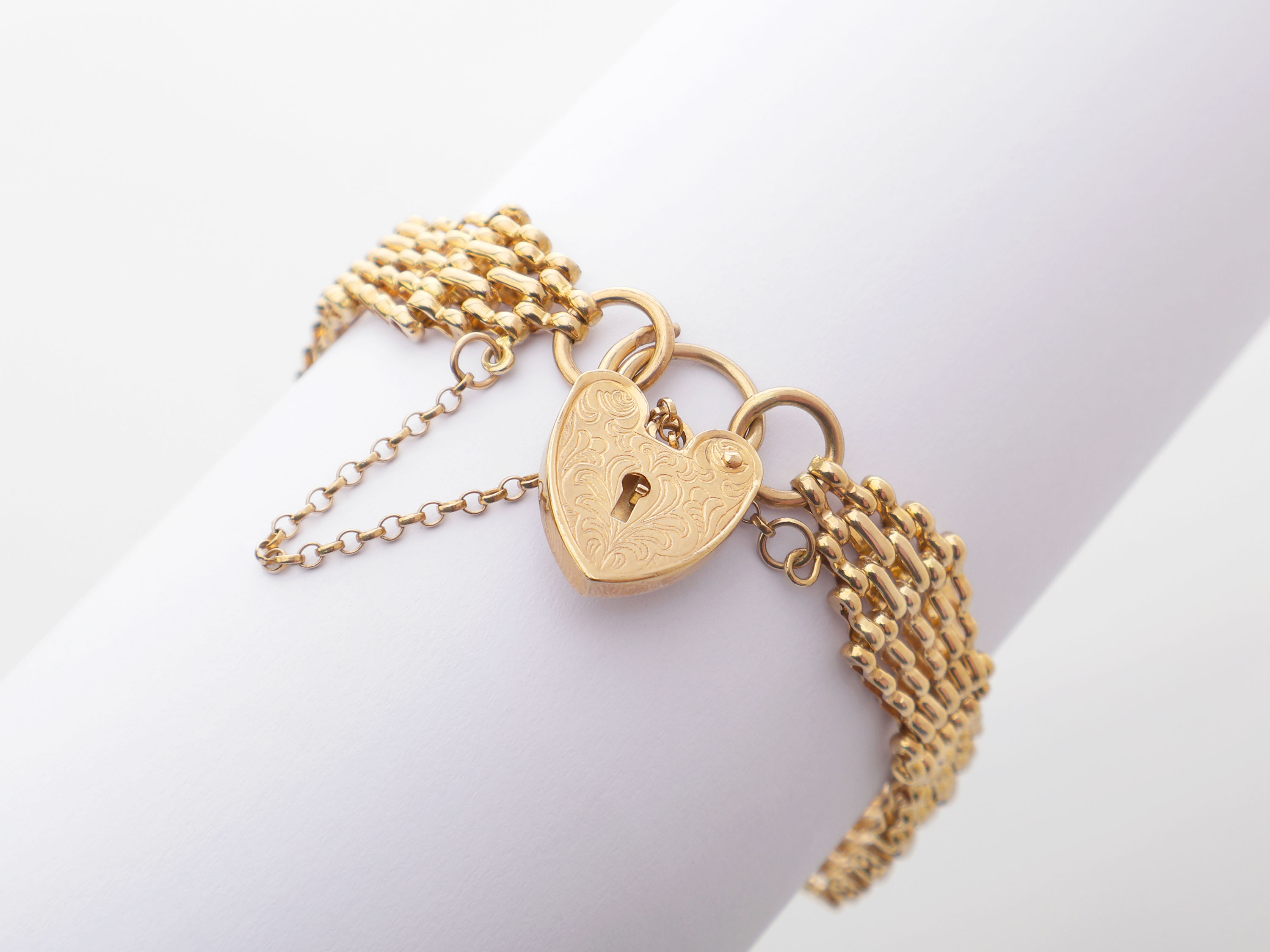 Vintage 9ct Yellow Gold Fancy Gate Bracelet 23.2gms