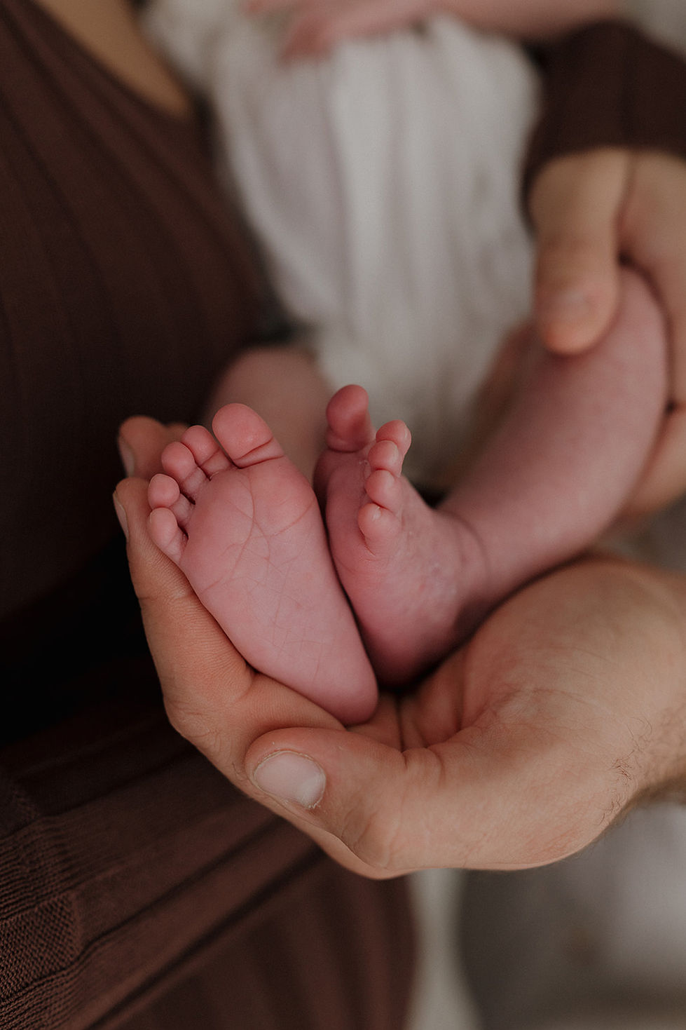 tiny newborn toes