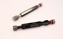 shutterstock_Thread Plug gauge.jpg