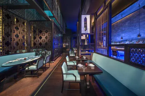 Hakkasan-Interior-RestaurantArea.webp