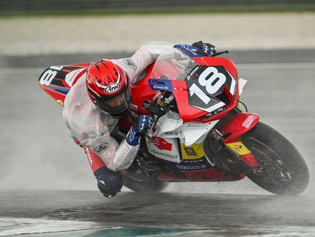 มิกซ์-ธนัช" บิด Honda CBR600RR ฝ่าสายฝนคว้าแชมป์ศึก มาเลเซีย ซูเปอร์ไบค์ 2026 สนามแรก “ไฮเปค-กฤษฎา” แรงไม่แพ้กันคว้าโพเดียมสุดเดือด