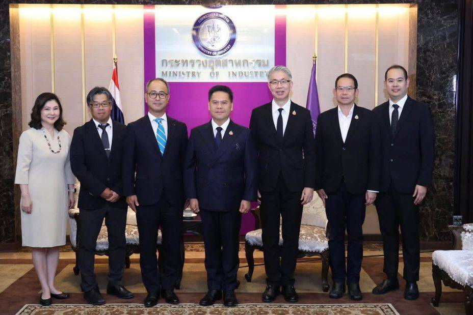 นิสสันเข้าพบรัฐมนตรีว่าการกระทรวงอุตสาหกรรม หา รือทิศทางอนาคตอุตสาหกรรมยานยนต์ไทย