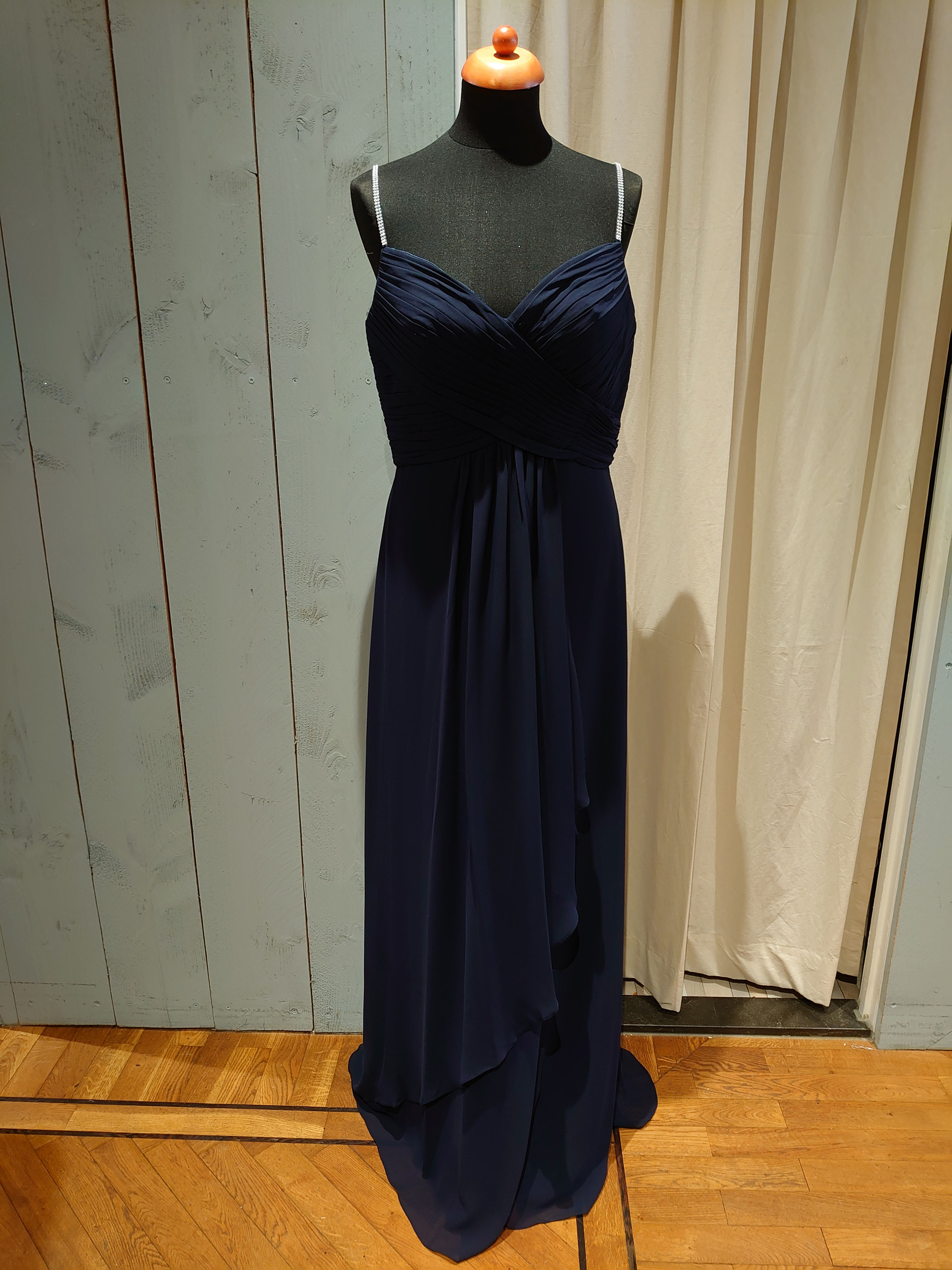 Sierlijke jurk van voile met glitterbandjes