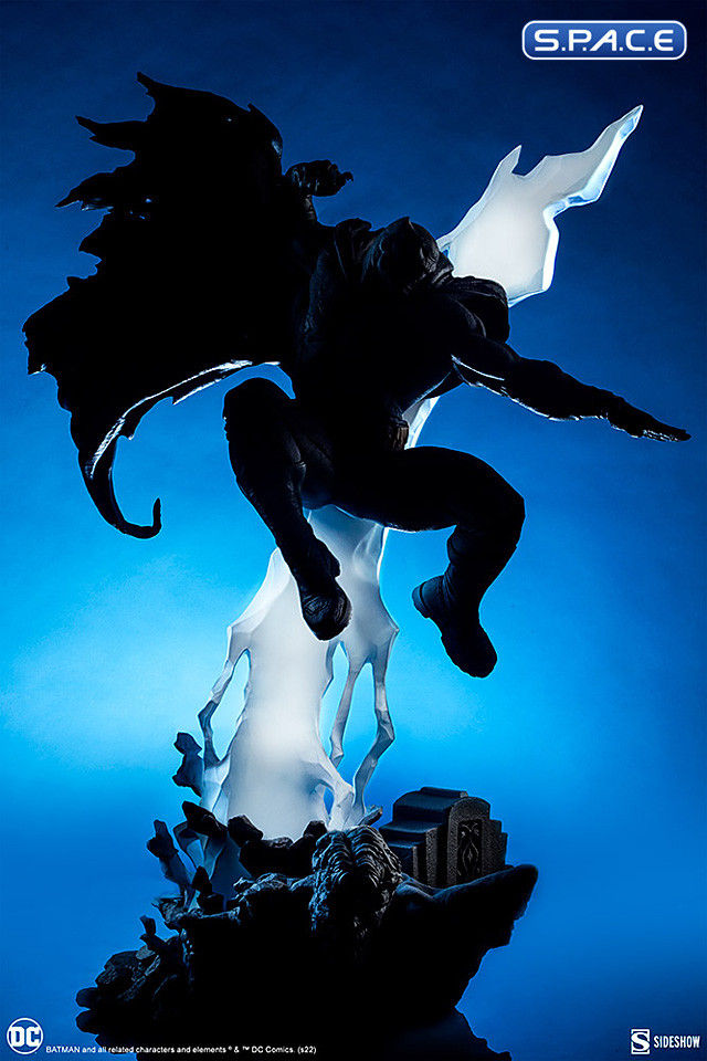 Miniaturbild: Batman Premium Format Figure (Batman: The Dark Knight Returns)