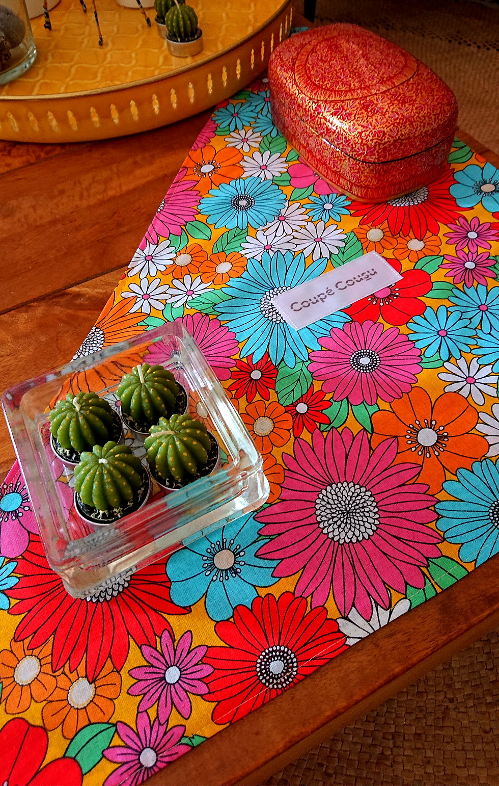 Sivàn, set de table modulable, pliable, réversible, coton imprimé, triangulaire 60 cm.