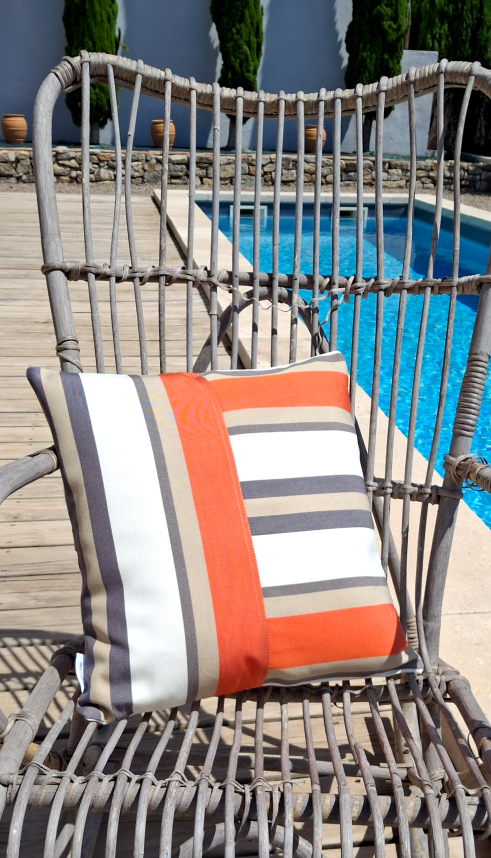 ABLO Coussin Outdoor rayures transat, tissu déperlant traité anti UV. Dimensions 44 cm 44 cm. Déhoussable