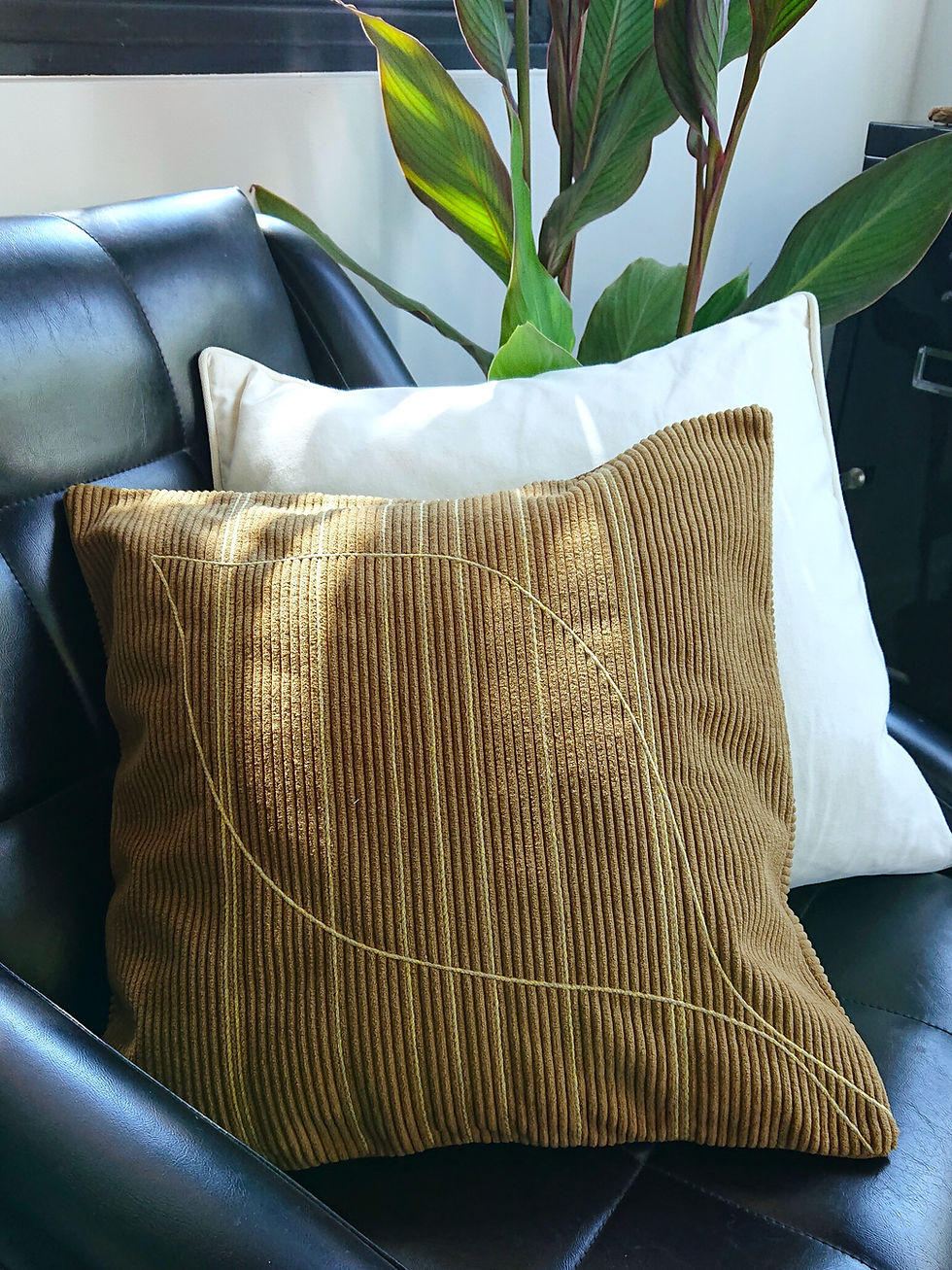 COREO housse de coussin ARTY velours côtelé bronze. Dos zippé à l'américaine.