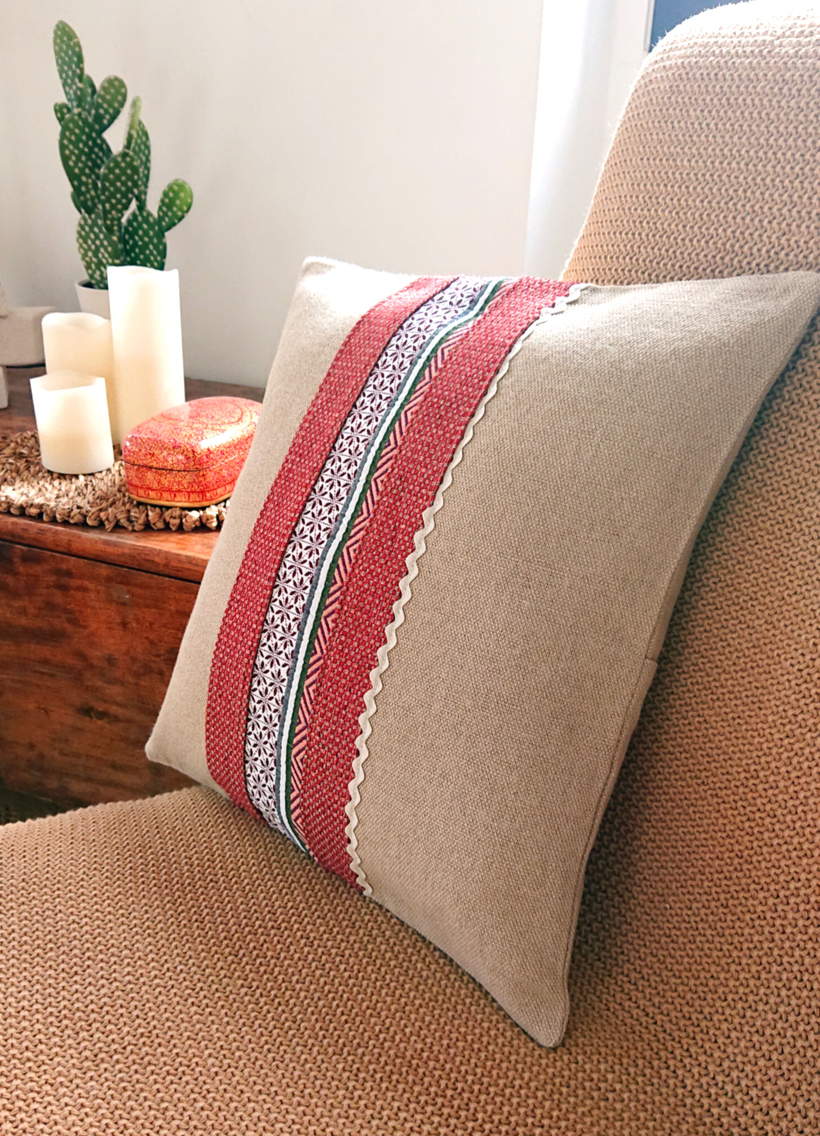 ALTO Housse coussin en lin naturel et jacquard 44 cm x 44 cm.