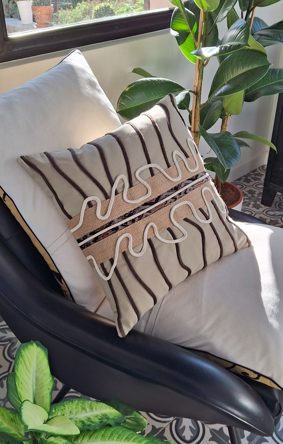 Alio coussin Arty en toile de coton, jute naturelle et cordon de coton