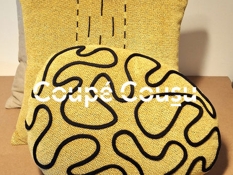 Coussins de forme galet en chenille velours