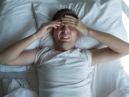 הגורמים למיגרנה ו-12 אסטרטגיות טבעיות לתמיכה