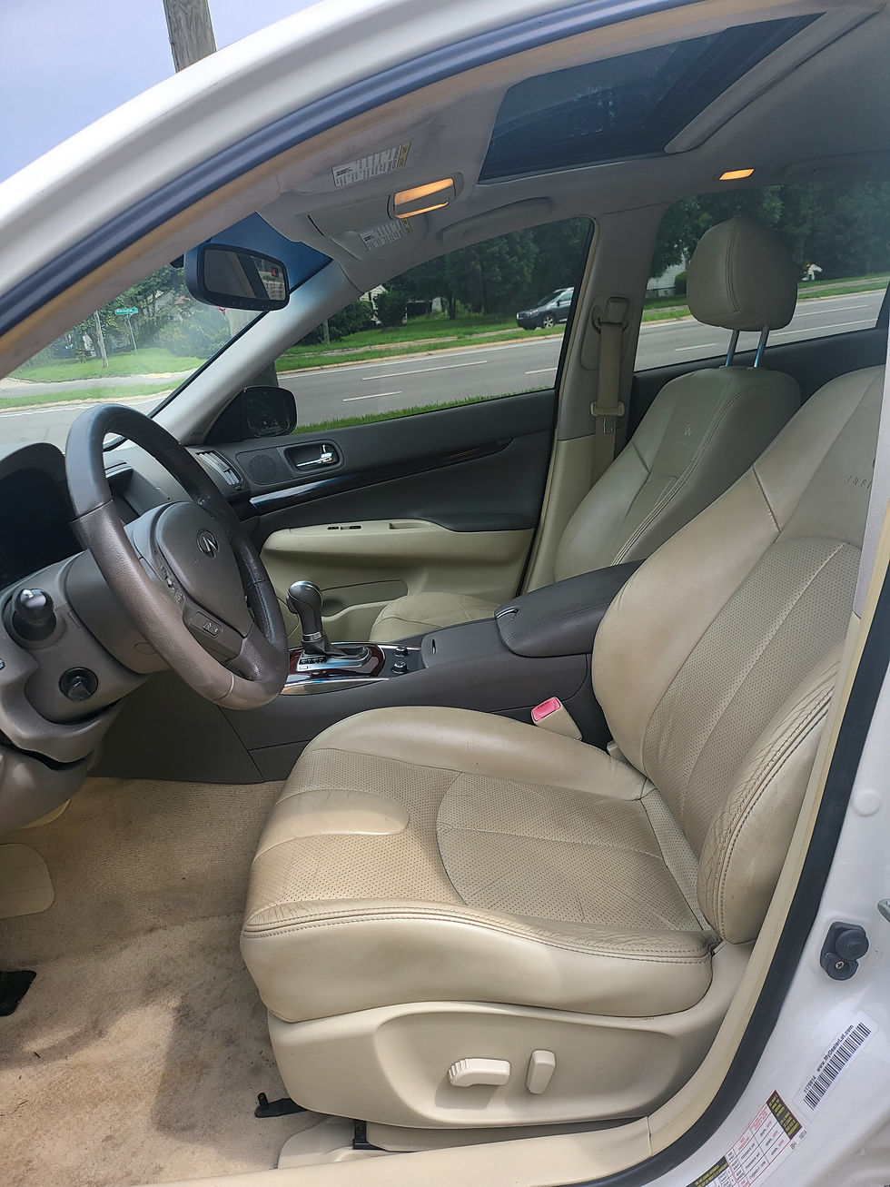 Thumbnail: 2011 Infiniti G37