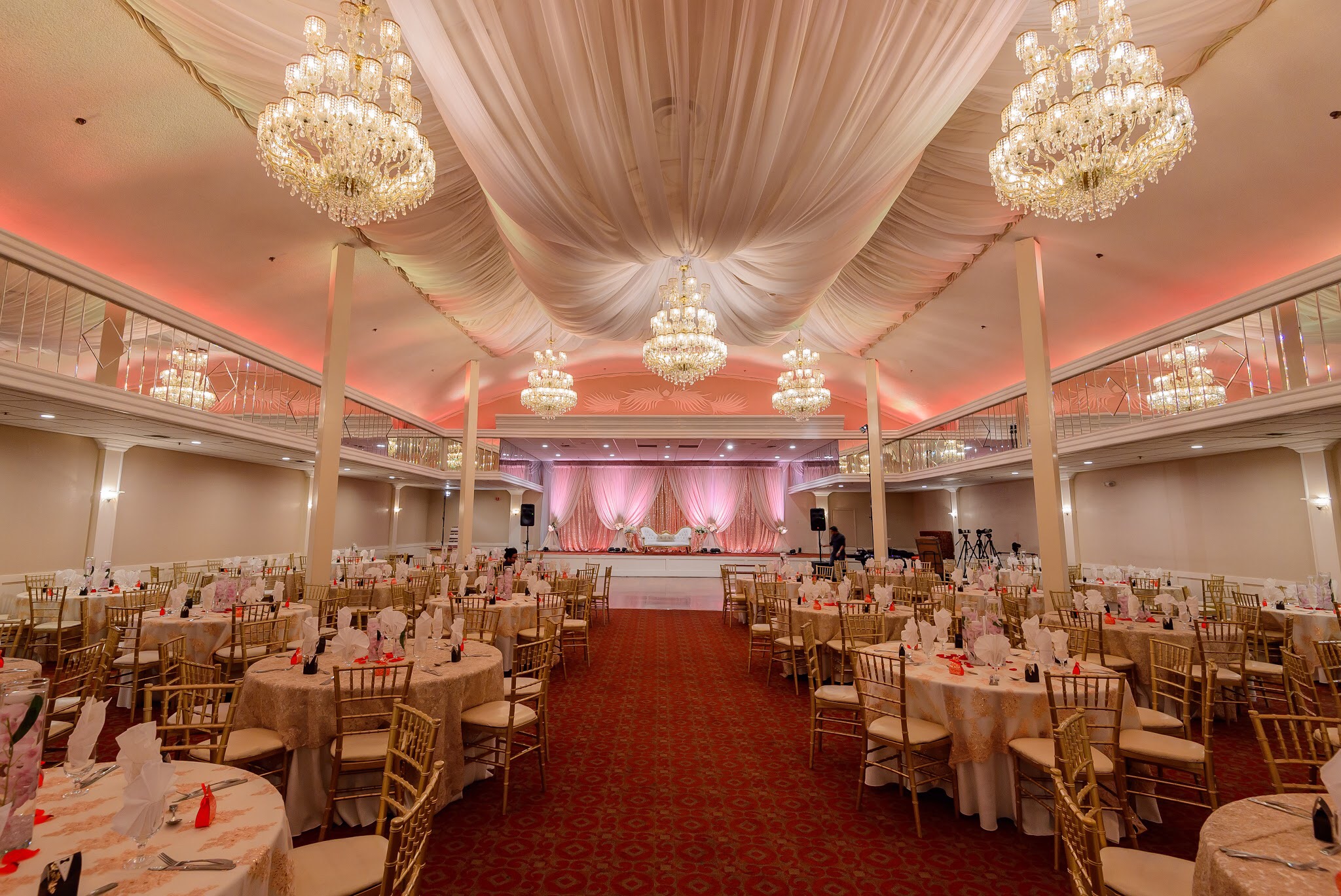 R&R Event Rentals - Decor & Design