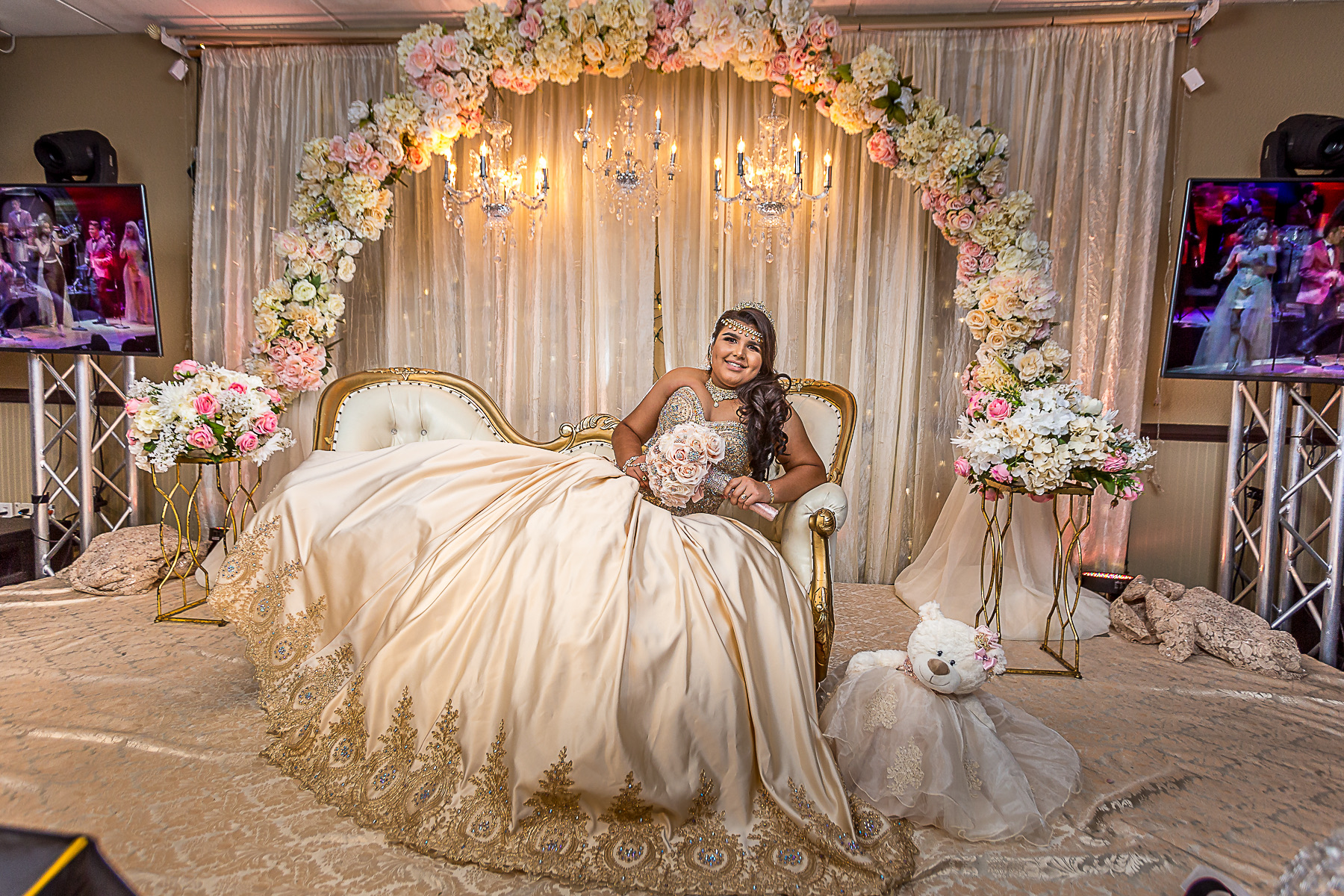R&R Event Rentals - Decor & Design