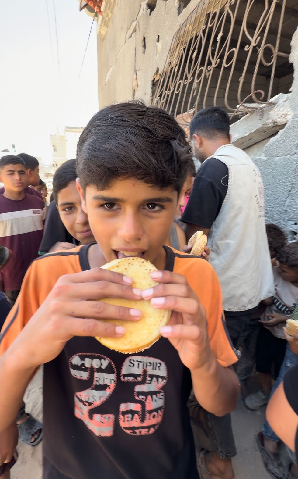 Delivering Food Support to Families in Gaza