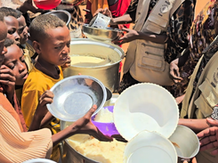 Food deliveries bring relief to displaced families in Sudan
