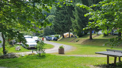 camping vu du chalet
