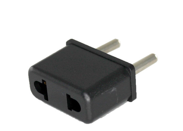 CV-10710 - Convertidor Jack Plano a Plug Redondo Europeo 10A 110-250V, 1000W