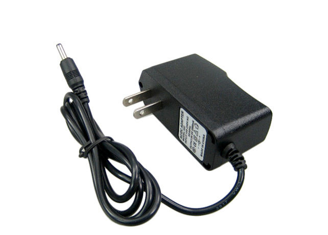 AD-511-Adaptador AC/DC con Plug DC5V y Salida de Voltaje Fijo Plug 1.3x3.4mm 1A