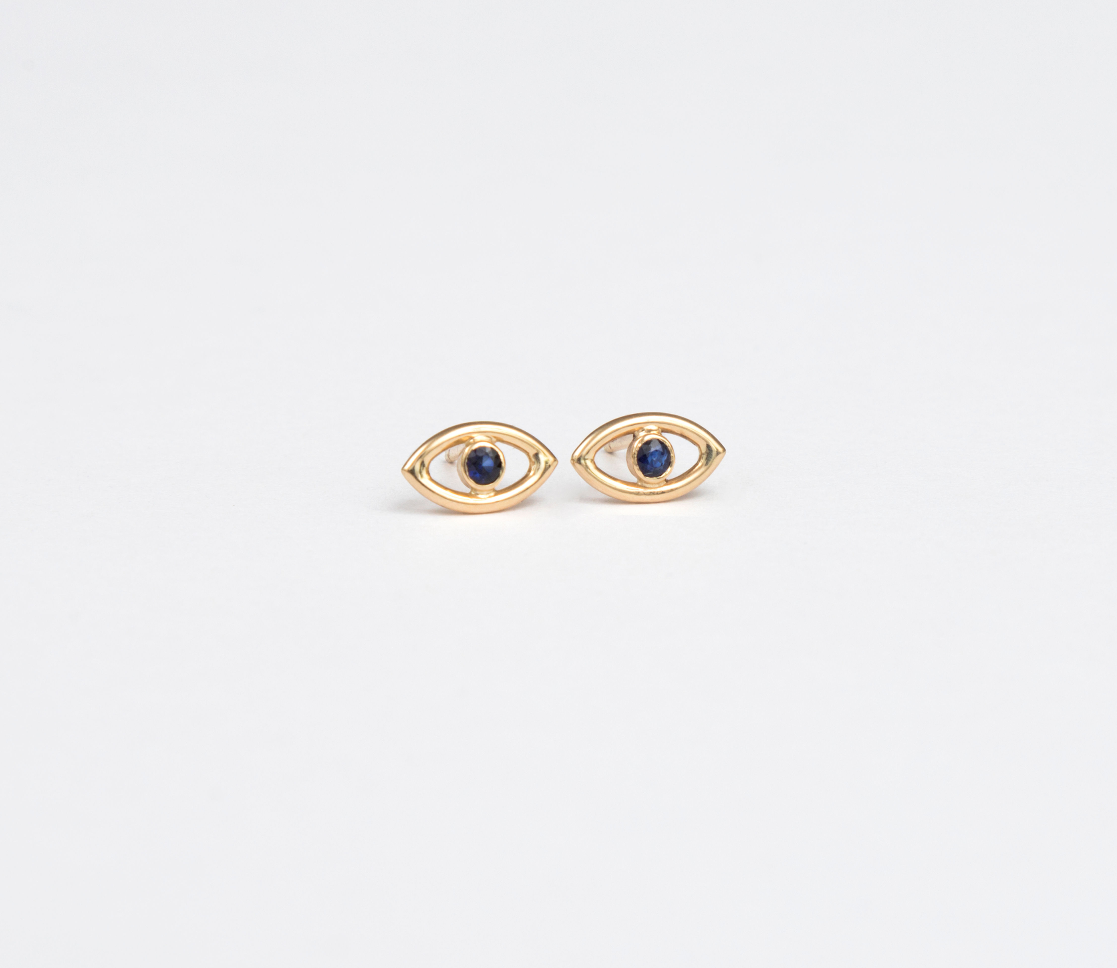 Aretes Ojos de Zafiro 14K
