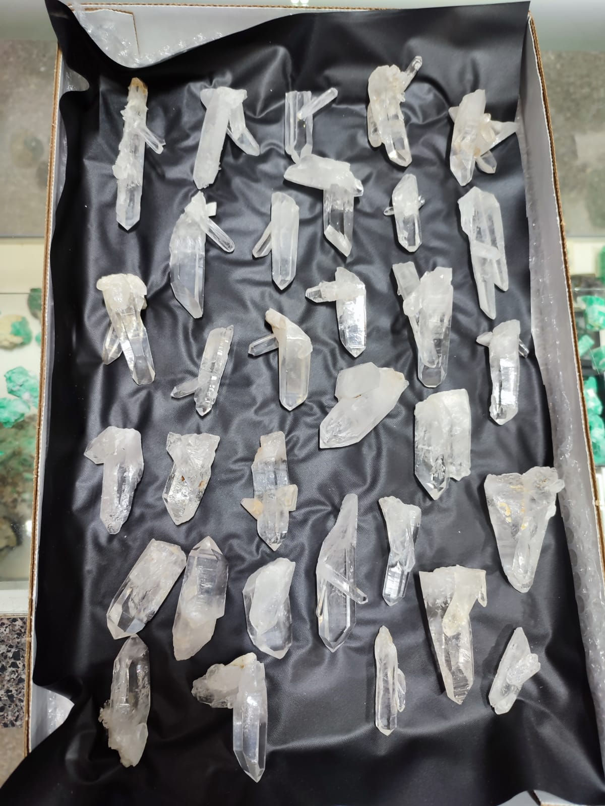 Quartz crystal Set 36c - 900 grams - 32 pieces