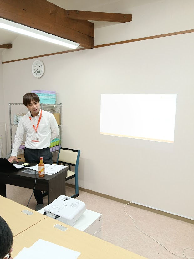 今日は就労準備支援事業の特別プログラム。今年度第1回目のSST講座でした!