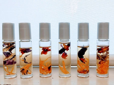 昨日は社会参加事業でロールオンアロマづくりのワークショップでした♪