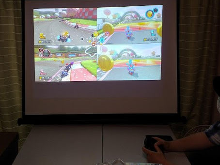 今日は居場所づくり。マリオカートでデッドヒート!