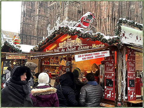 rhinexmas22_dec18_xmasmarket1.jpg