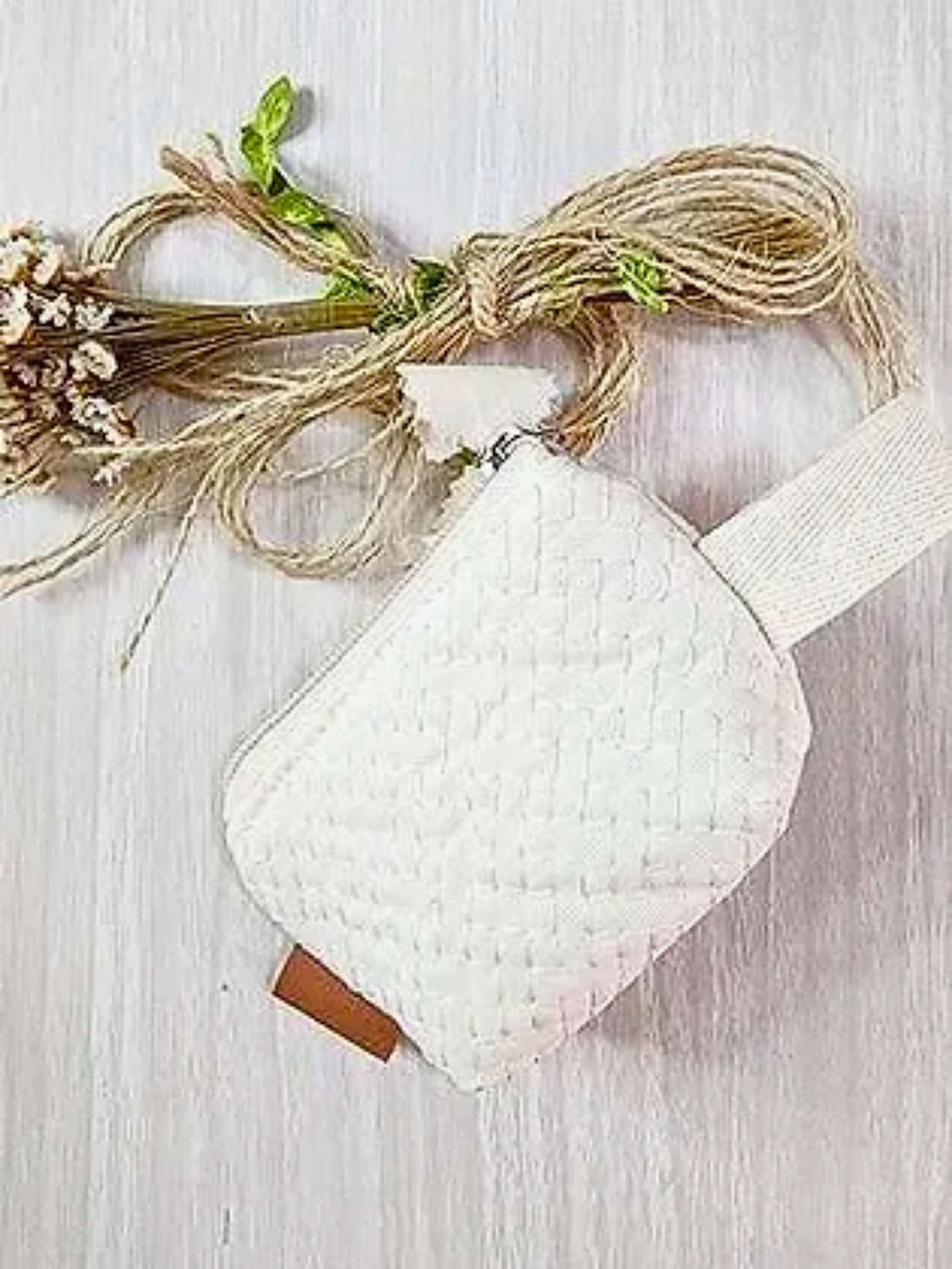 Miniatura: Verso do porta-moedas com quilting bordado, sem letra, feito com a matriz digital Café com Pano