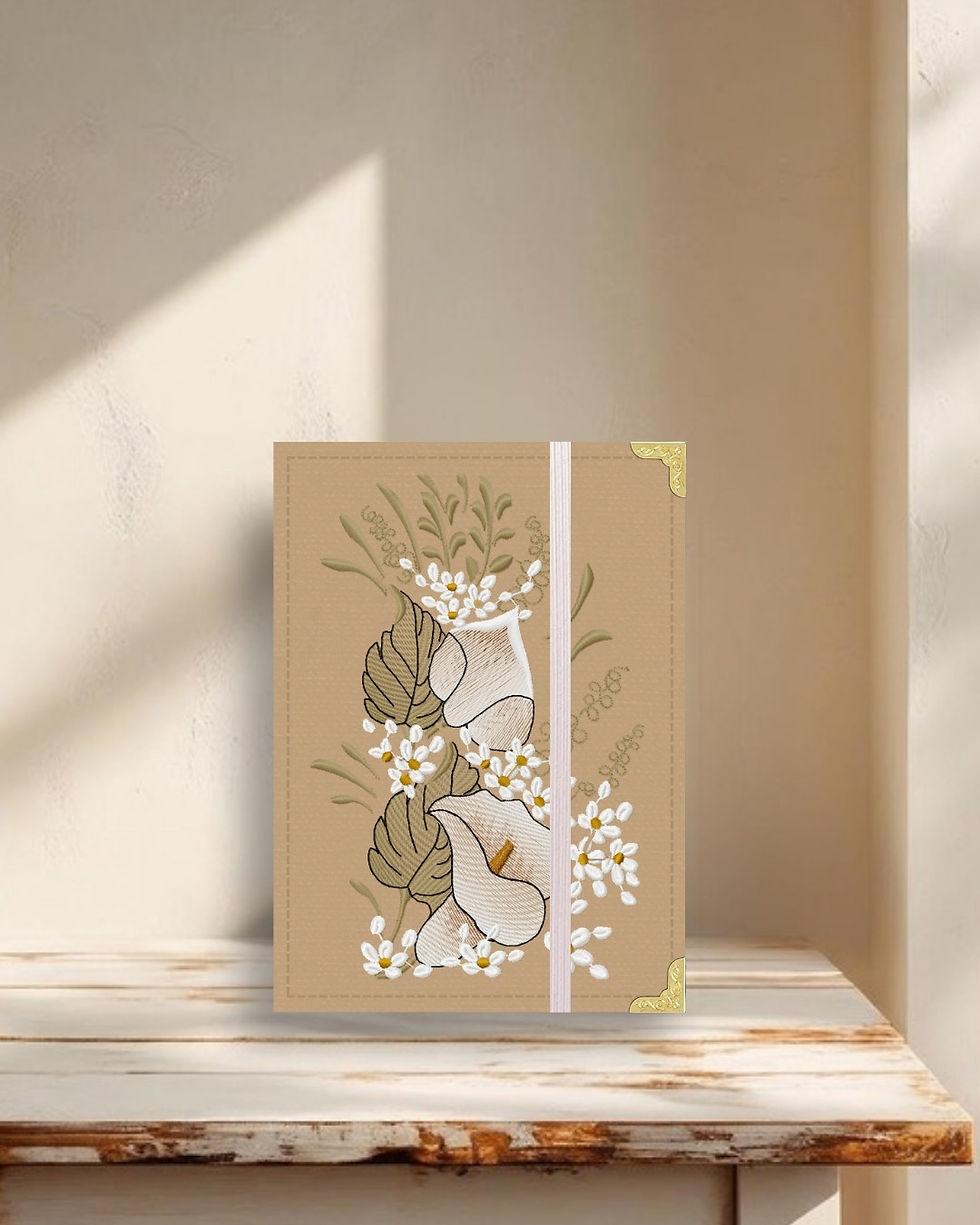 Miniatura: Capa Kindle em tecido estruturado flores copo-de-leite fundo bege avelã