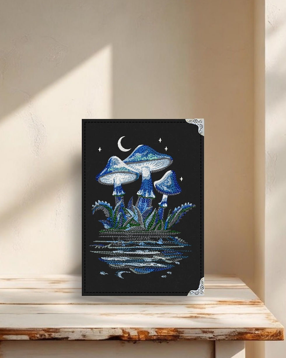 Miniatura: Capa para Kindle em tecido estruturado com bordado de cogumelos azuis