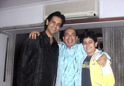 Shri.Mahendra Kapoor sharing happy moments with his son and gradson