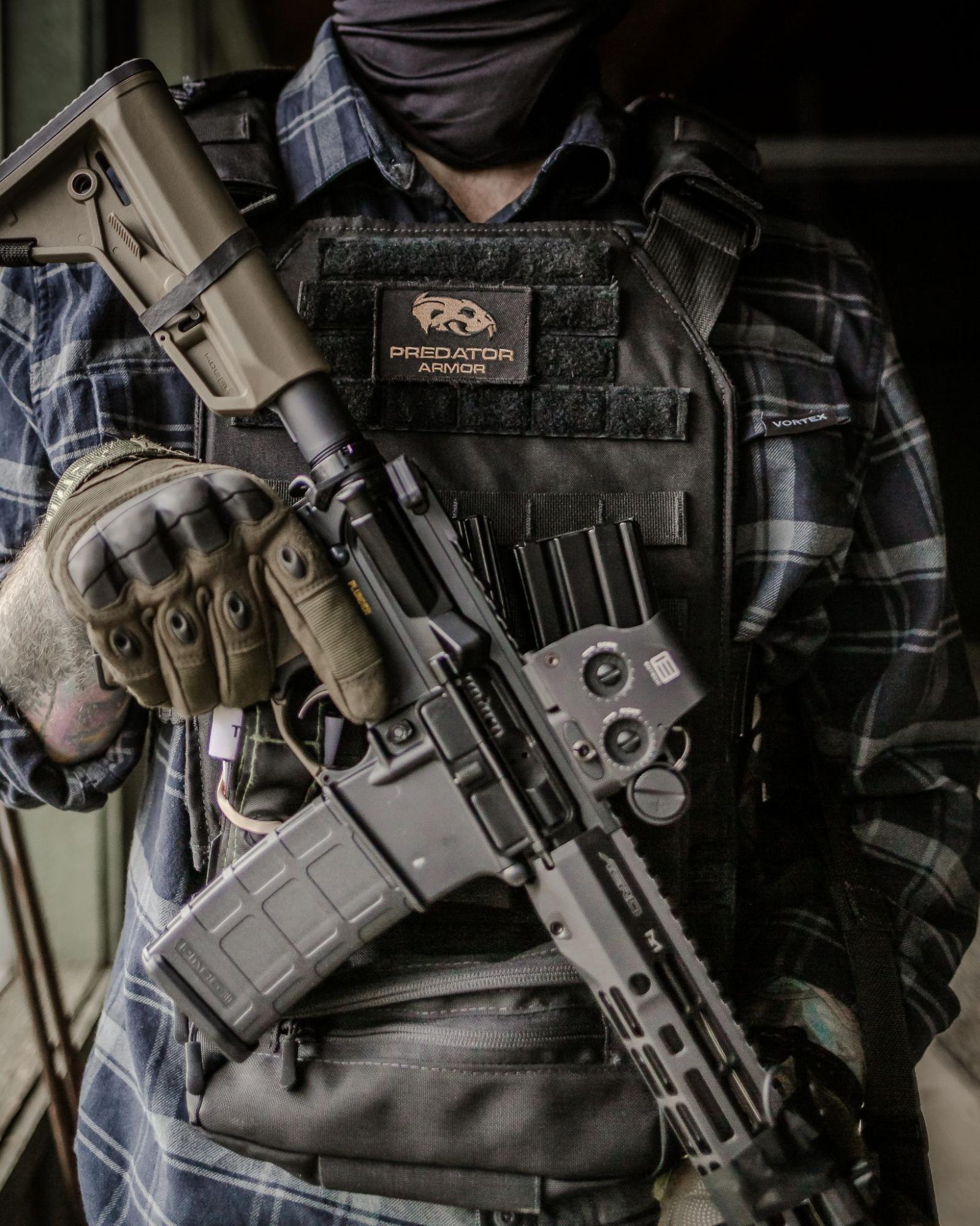 Plate carrier and dump pouch