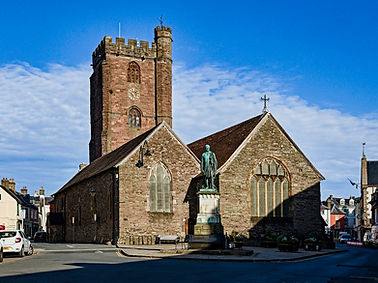 St Mary_s Church _ Wellington Statue.jpeg