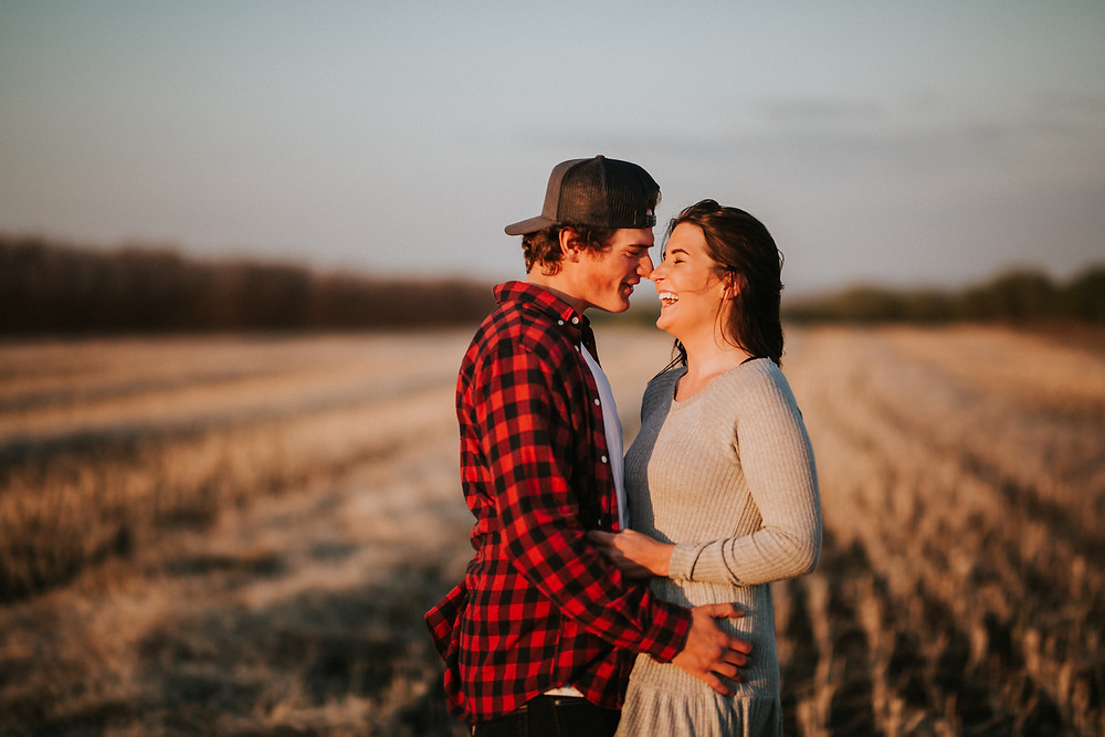 LLOYDMINSTER COUPLES PHOTOGRAPHER
