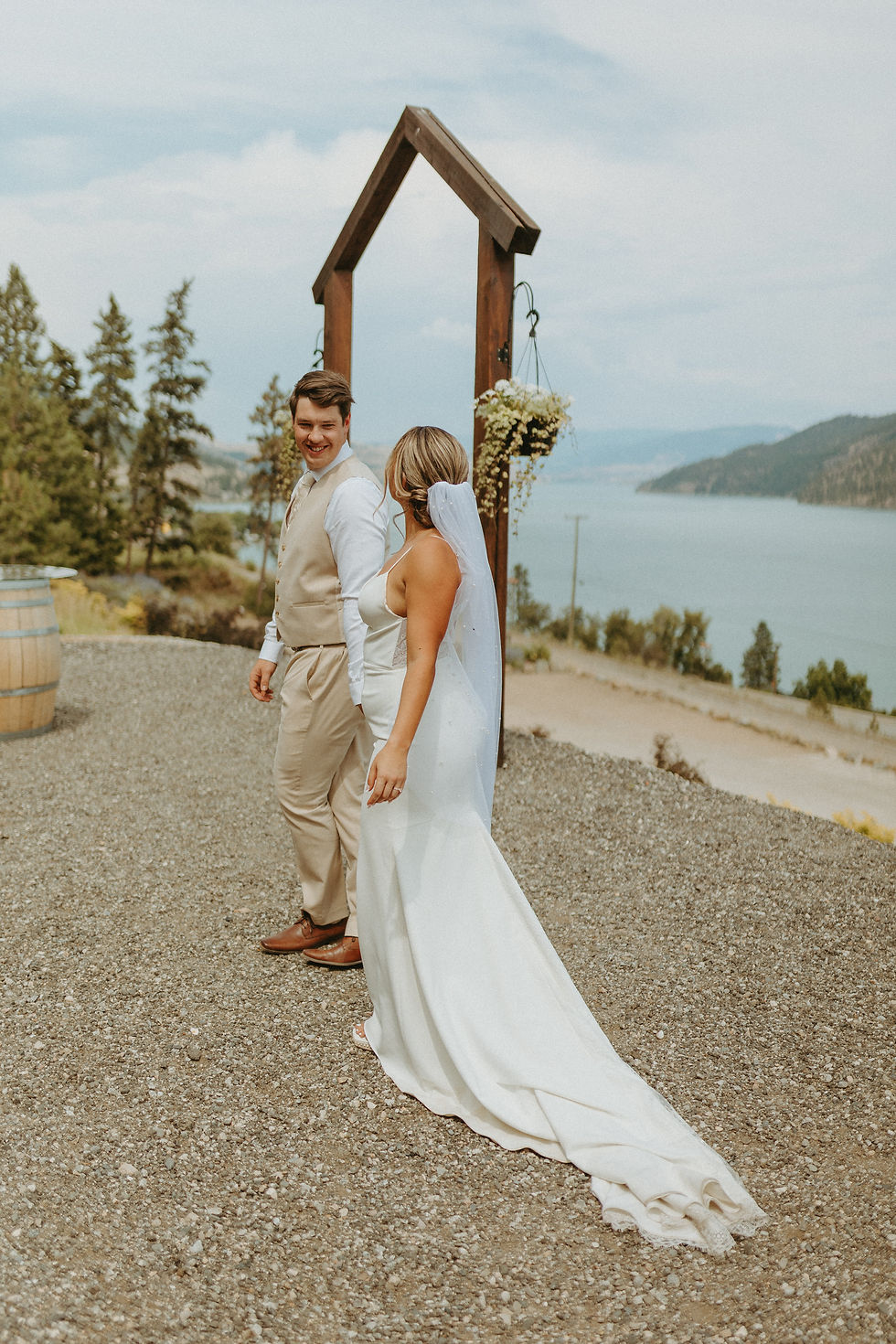 KELOWNA WEDDING PHOTOGRAPHER