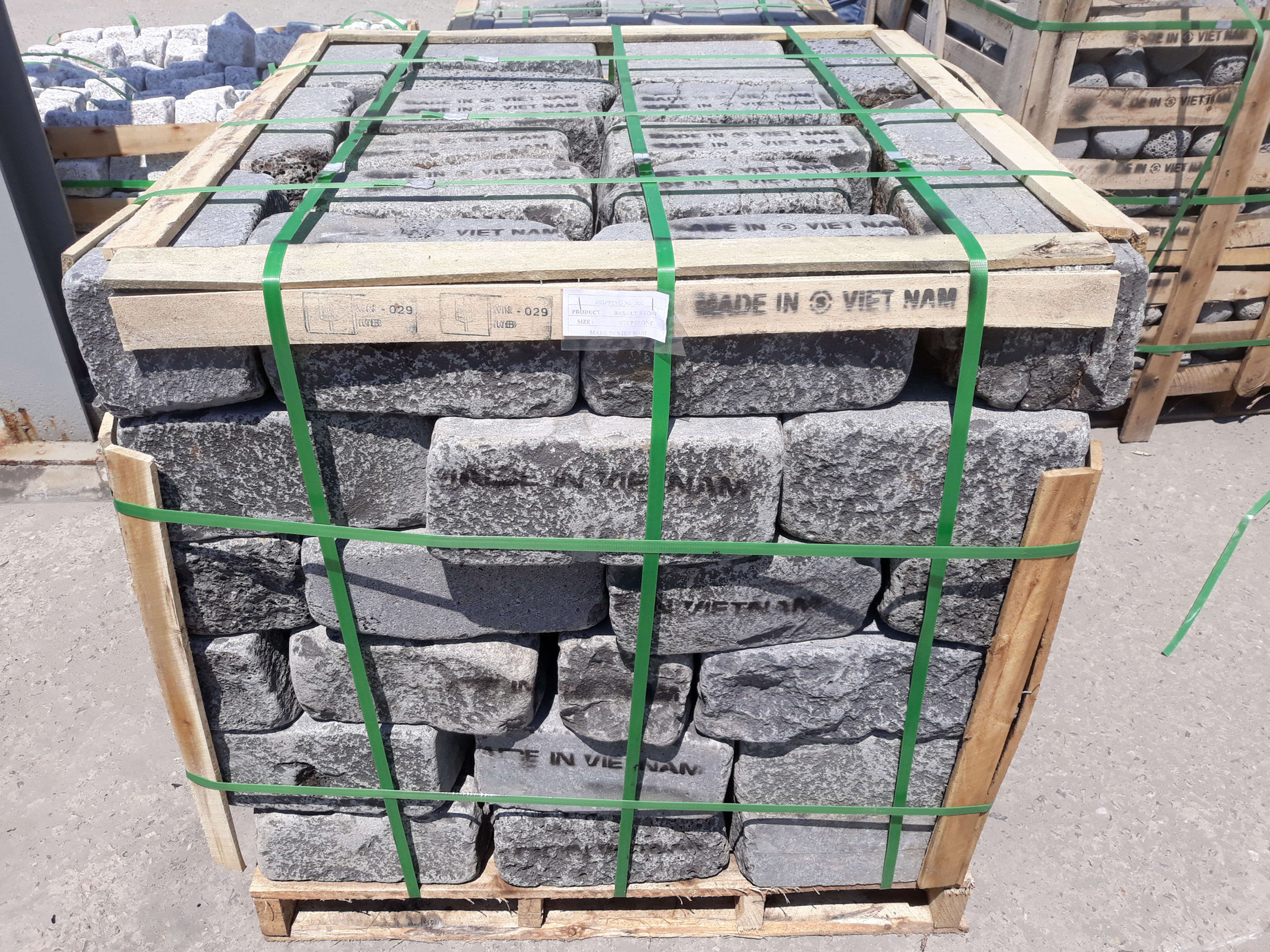 현무암 굴림 담장석 150x150x300
