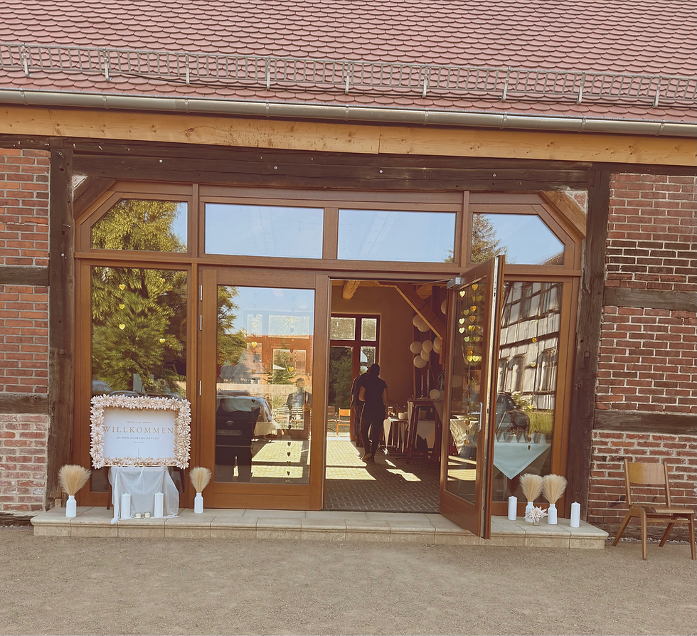 Wundervolle Hochzeit von Vanessa & Andreas im Heineshain Weiße Warte