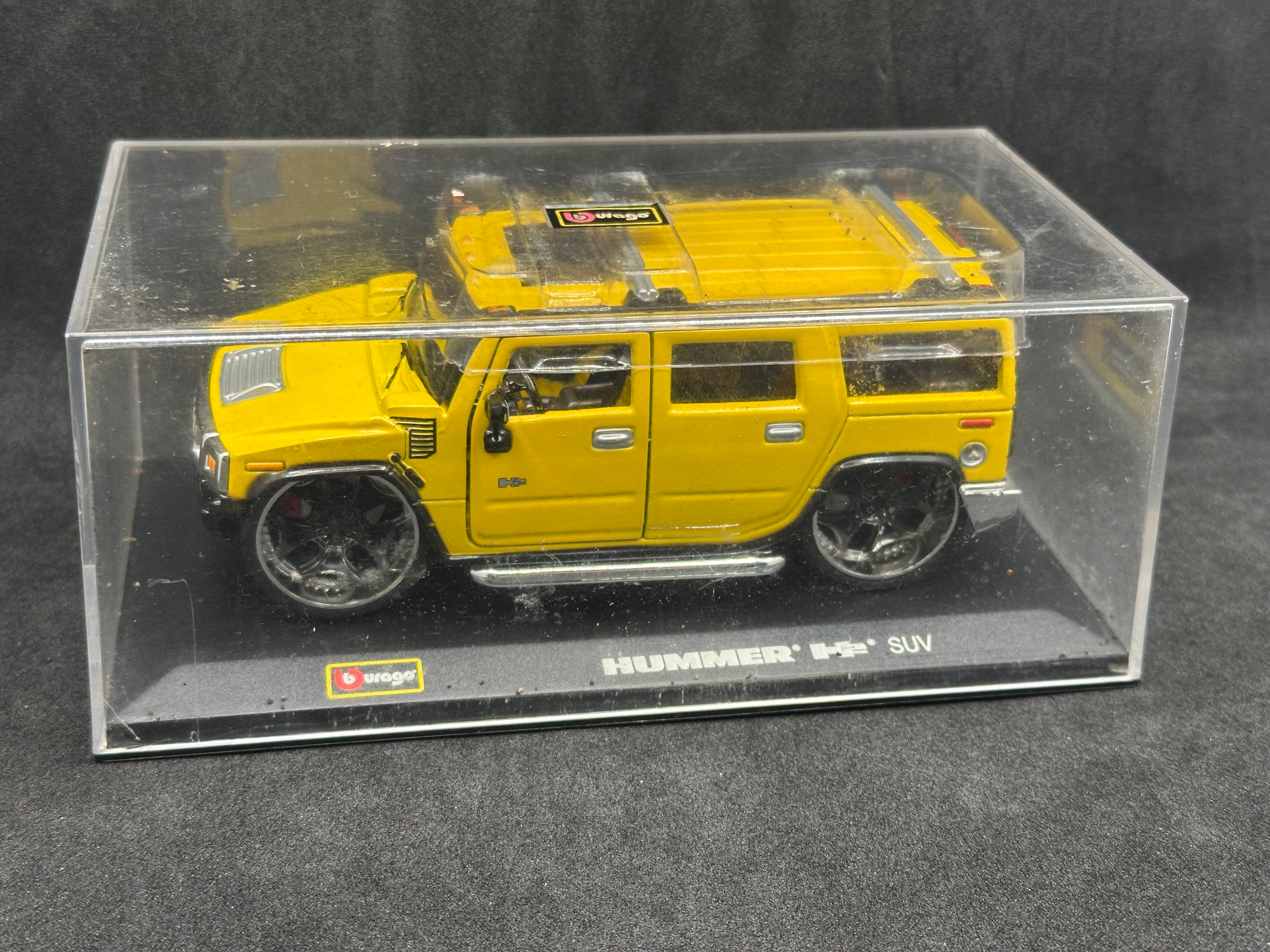 Bburago Hummer H2 SUV - 1:32 Scale 