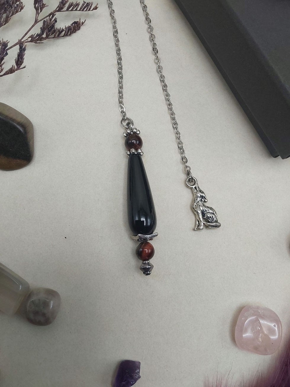 Miniature : Pendule divinatoire Louve, onyx et pierres œil de taureau