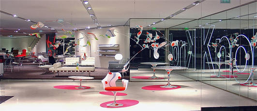 Knoll International showroom Paris - exposition design Mobile art contemporain