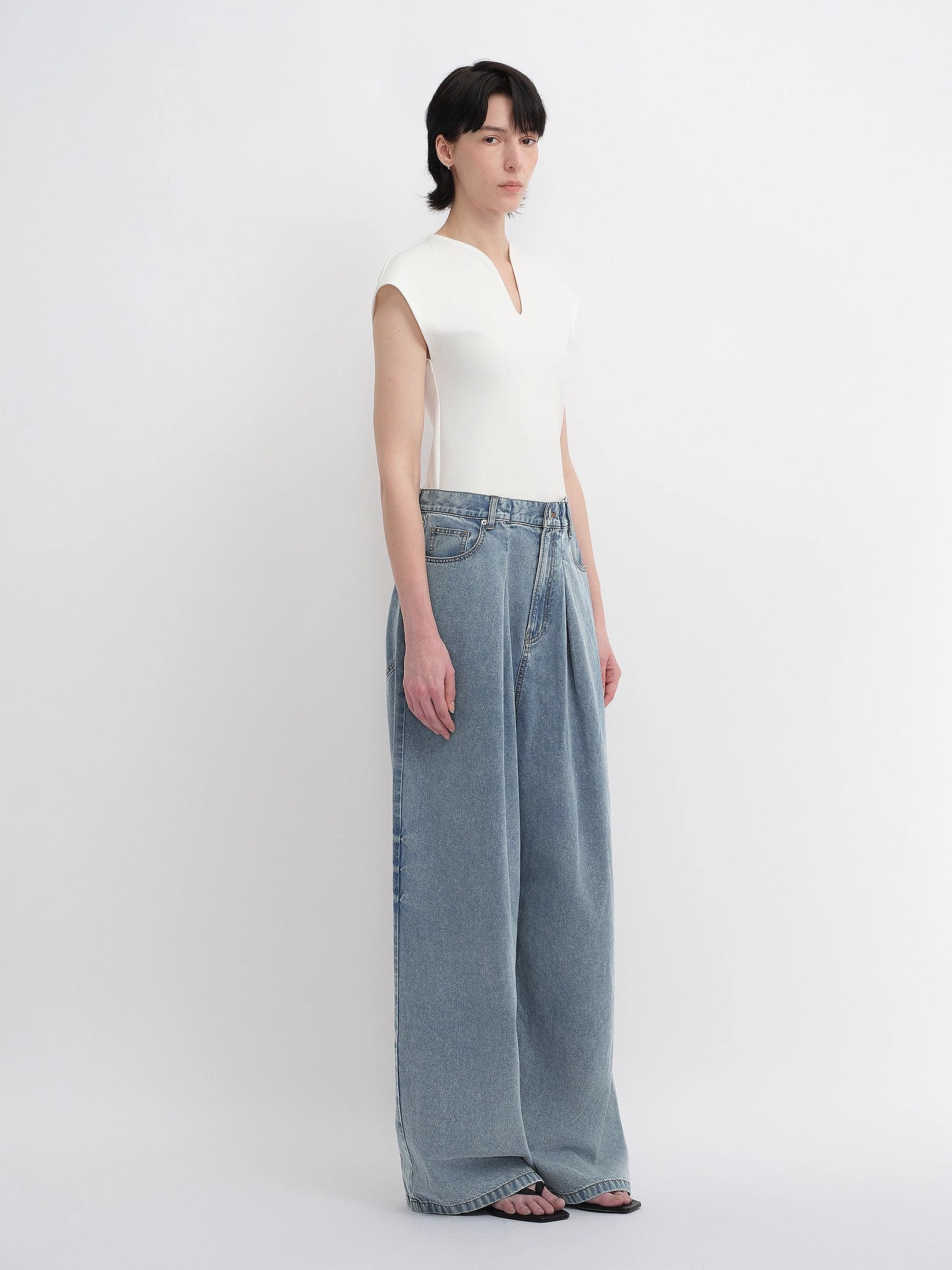 Weite Jeans aus weichem Tencel-Baumwoll-Mix mit Plisseefalten und leichter Struktur