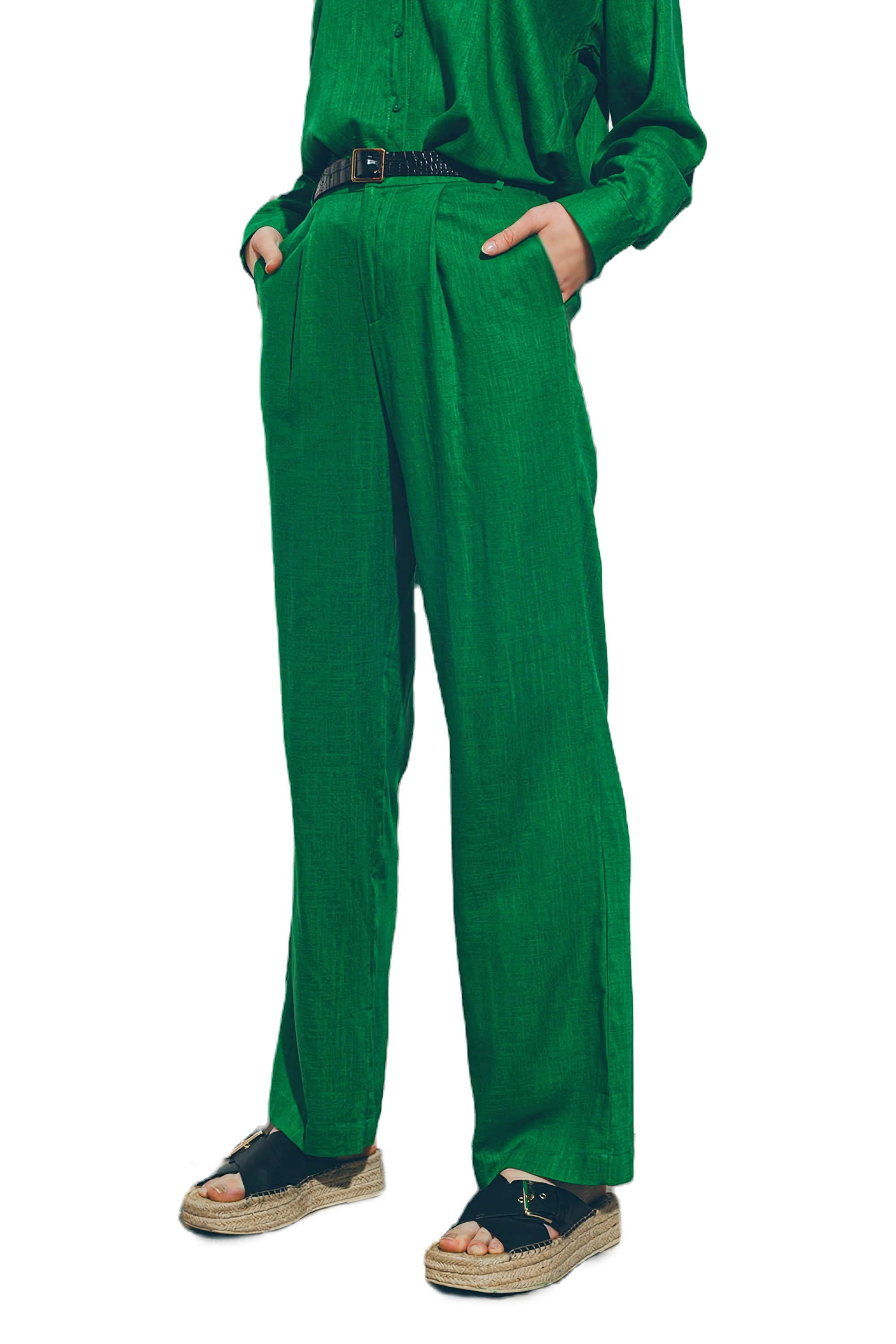 Q2 Wide-Legged Pants in Light Cotton Fabric in Green