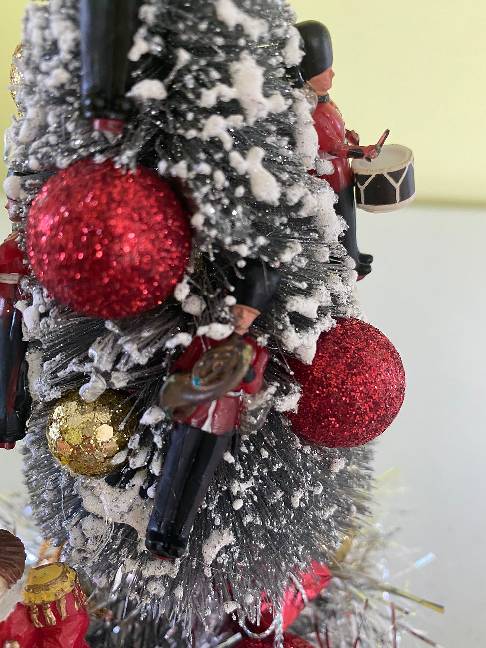 Thumbnail: Vintage Christmas Toy Soldiers Drums Decoration Centerpiece
